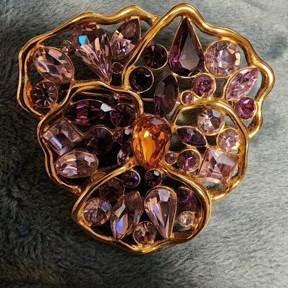 Nolan Miller Vintage Brooch Gold Tone. Rhinestone Pink and Purple Crystal. - Picture 6 of 8